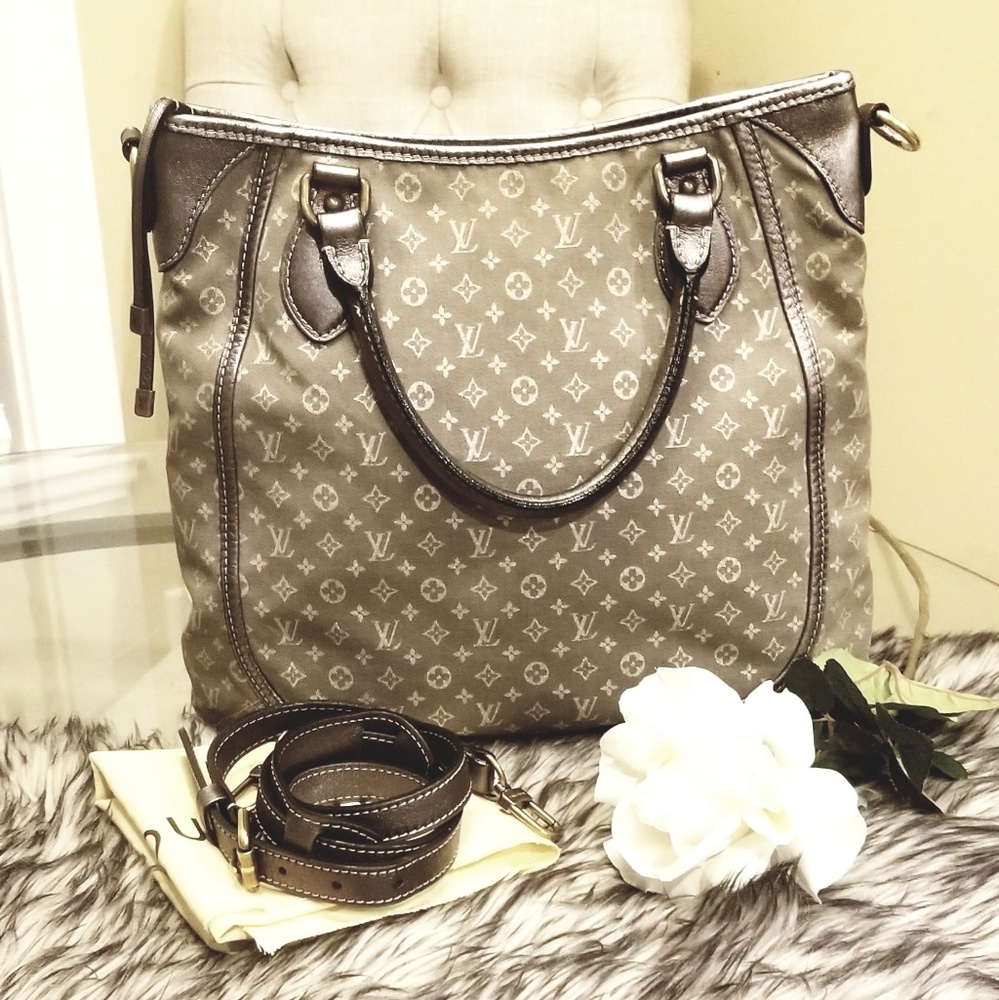 Part 1 Authentic LV Besace Angele Platine